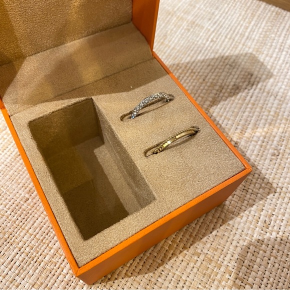 TORY BURCH The Miller Gold-Tone Stainless Bangle Bracelet Watch TBW6015 - Picture 9 of 16